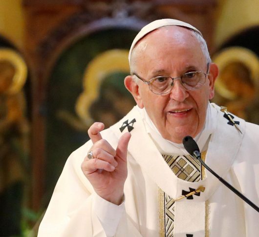 Franciscus: De paus van de onderscheiding
